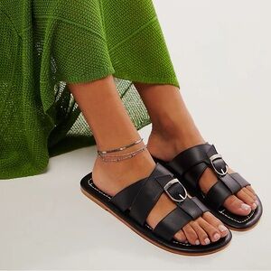 🌻NEW IN BOX🆕FREE PEOPLE SLOAN BUCKLE SANDALS-BLACK-SIZE 7.5 & 9